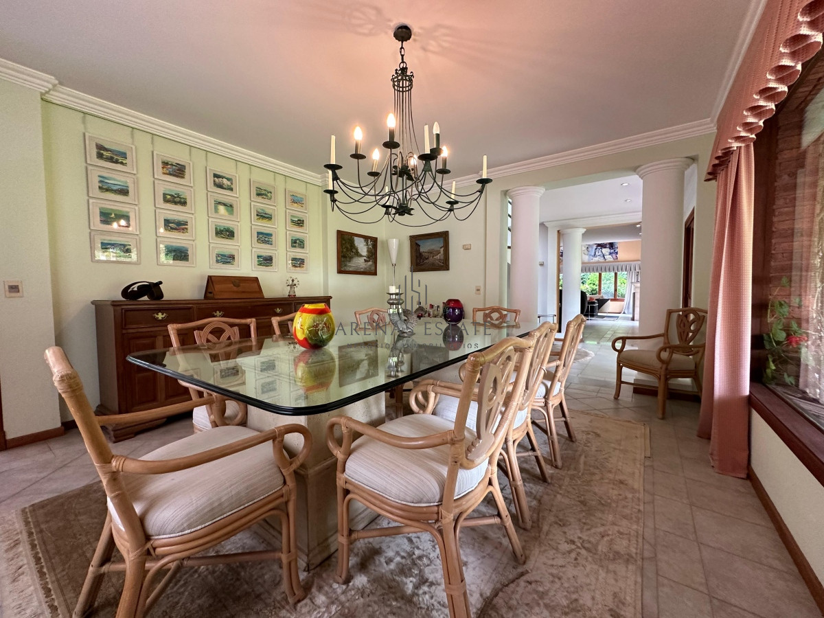 Casa ID.2387 - Propiedad exclusiva ubicada en Golf, Punta del este 