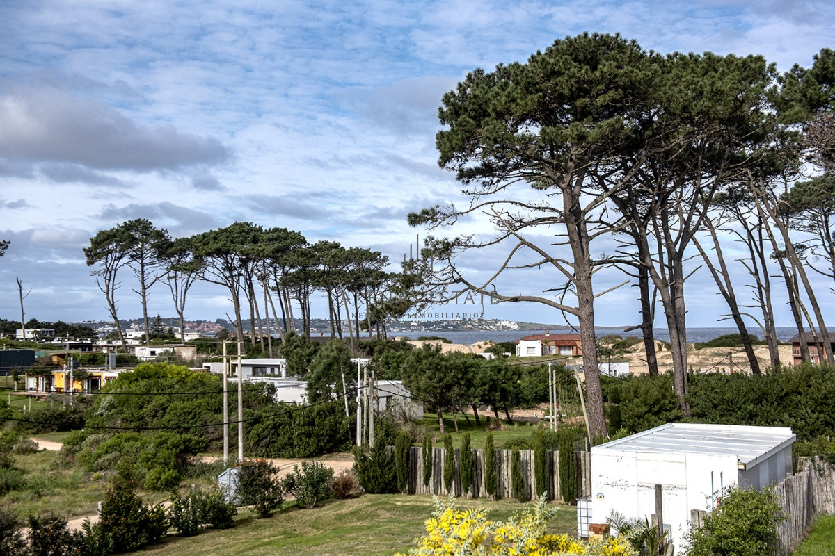 Casa ID.3304 - Casa en Venta de 4 dormitorios en Chihuahua , Punta del este 