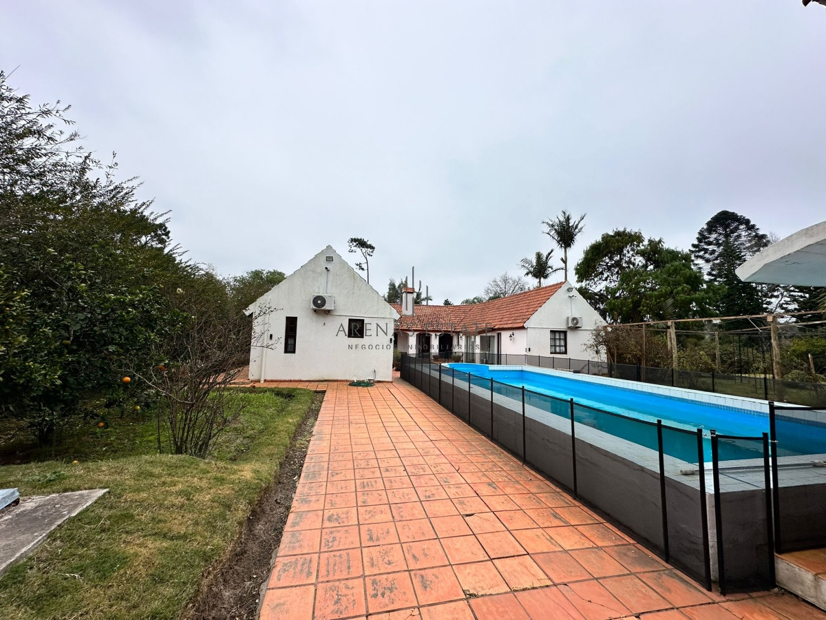 Casa ID.2954 - Vende casa de 4 dormitorios con piscina y gran parque en Golf, Punta del Este