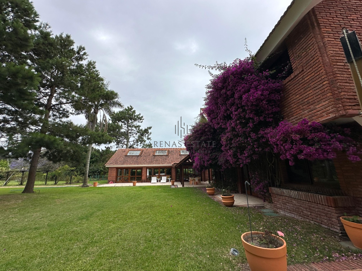 Casa ID.2387 - Propiedad exclusiva ubicada en Golf, Punta del este 