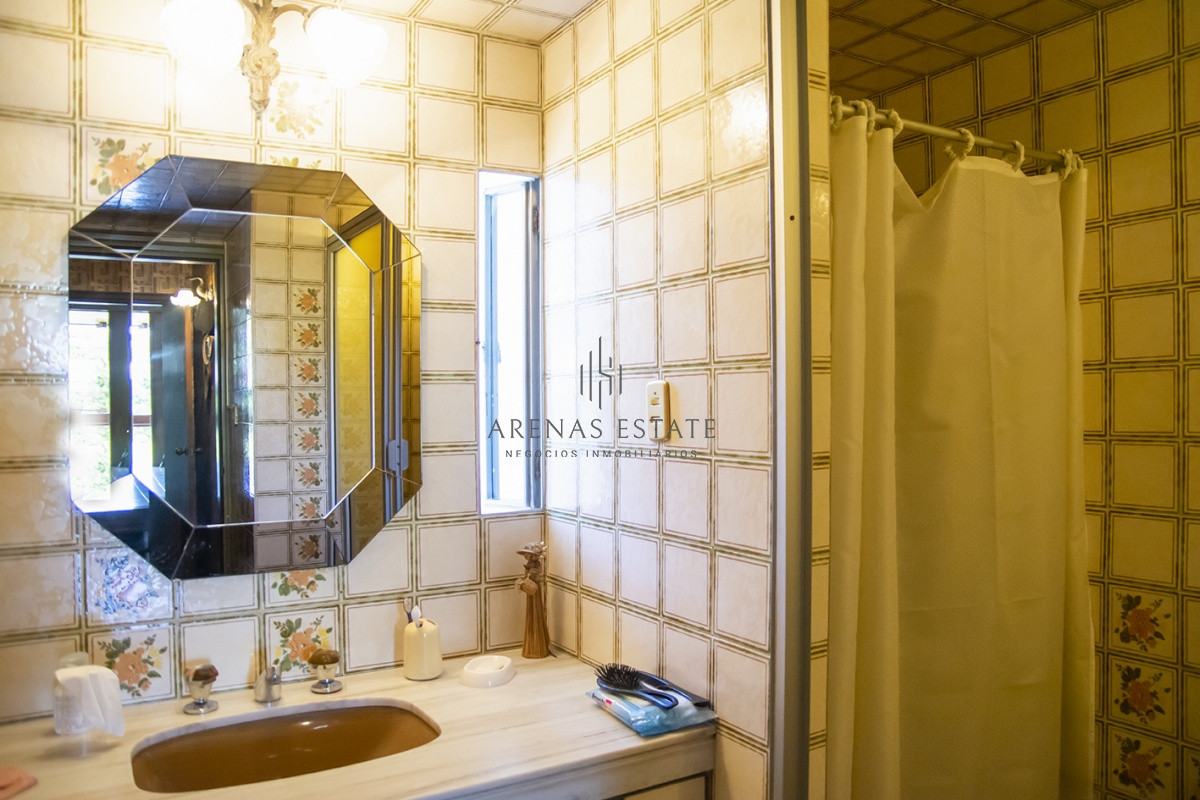 Casa ID.2418 - Hermosa casa en venta a pocos metros del mar.