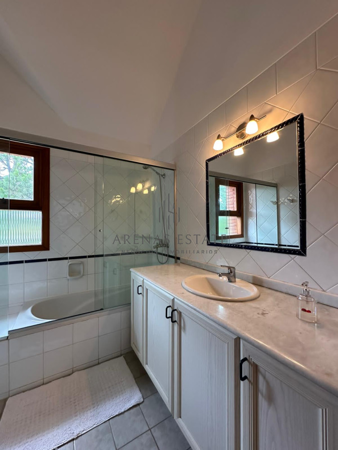 Casa ID.2387 - Propiedad exclusiva ubicada en Golf, Punta del este 