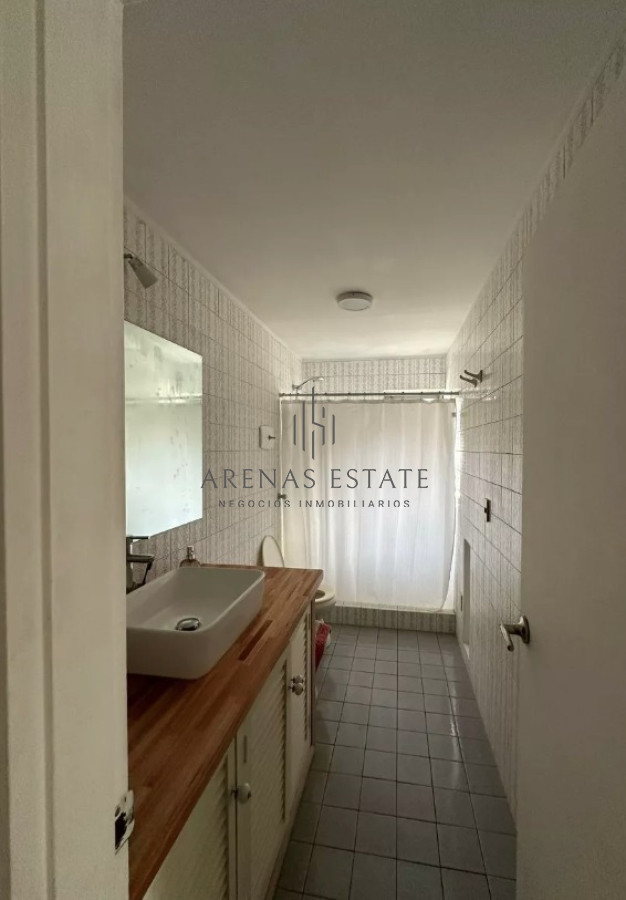 Casa ID.3964 - Vende espectacular casa en Lugano de 3 dormitorios, con piscina y parrillero.
