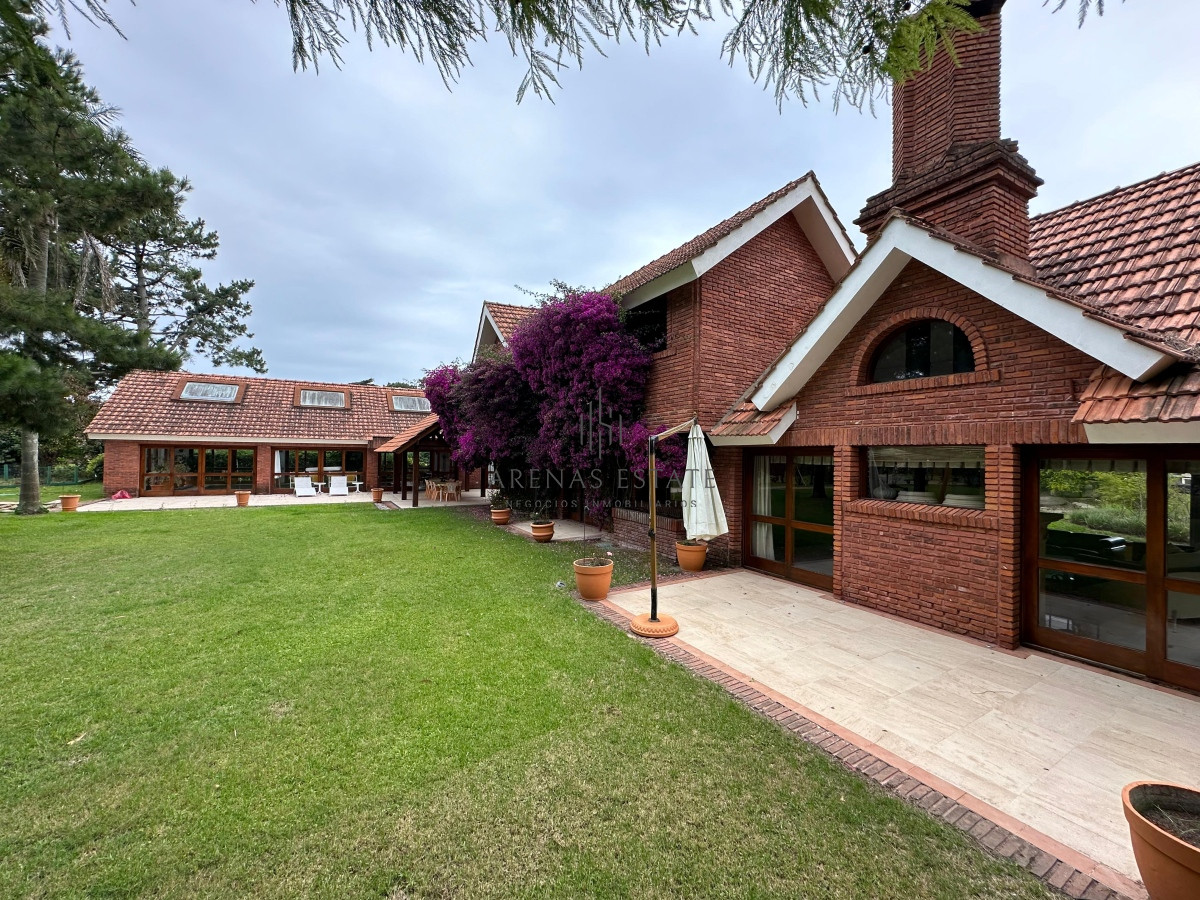Casa ID.2387 - Propiedad exclusiva ubicada en Golf, Punta del este 