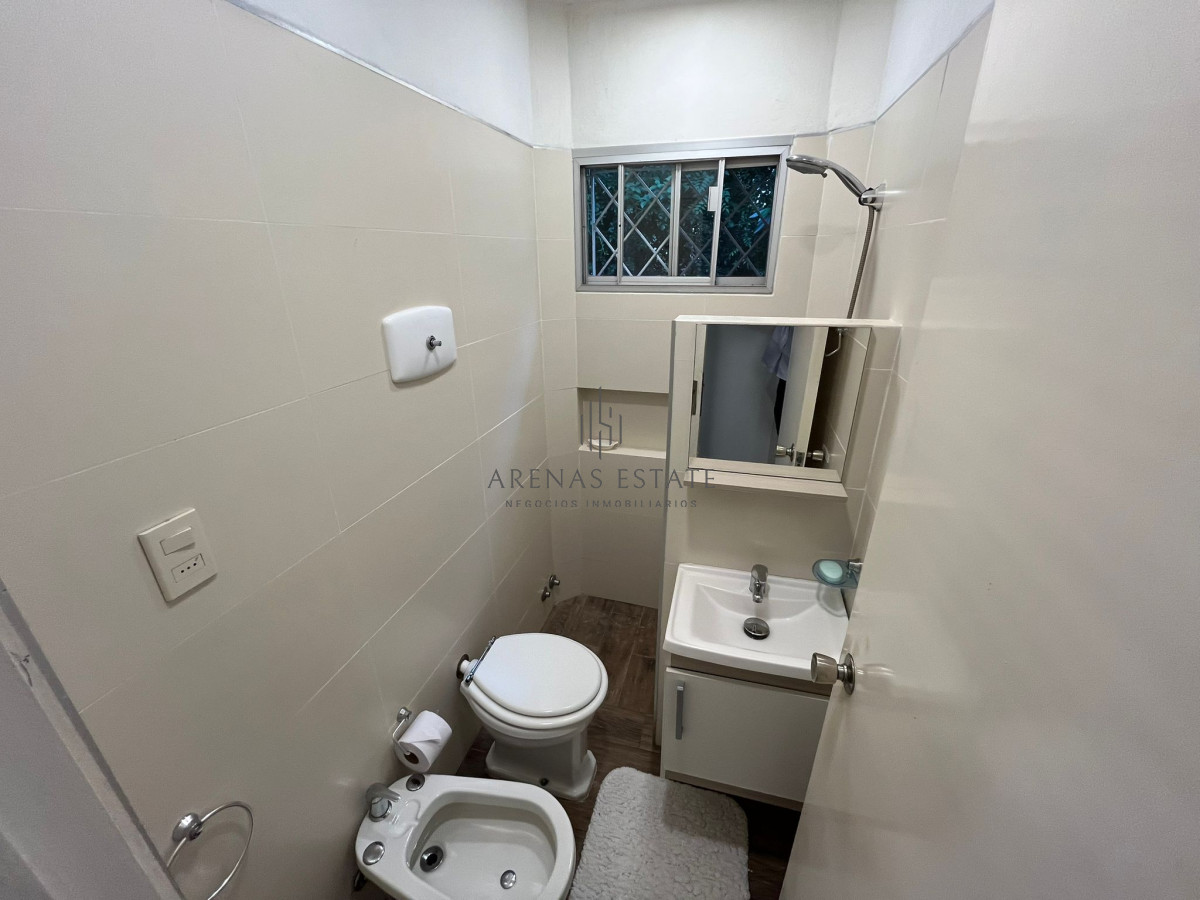 Casa ID.3951 - Hermosa Casa en venta de 4 dormitorios en Cantegril, Punta del este. 