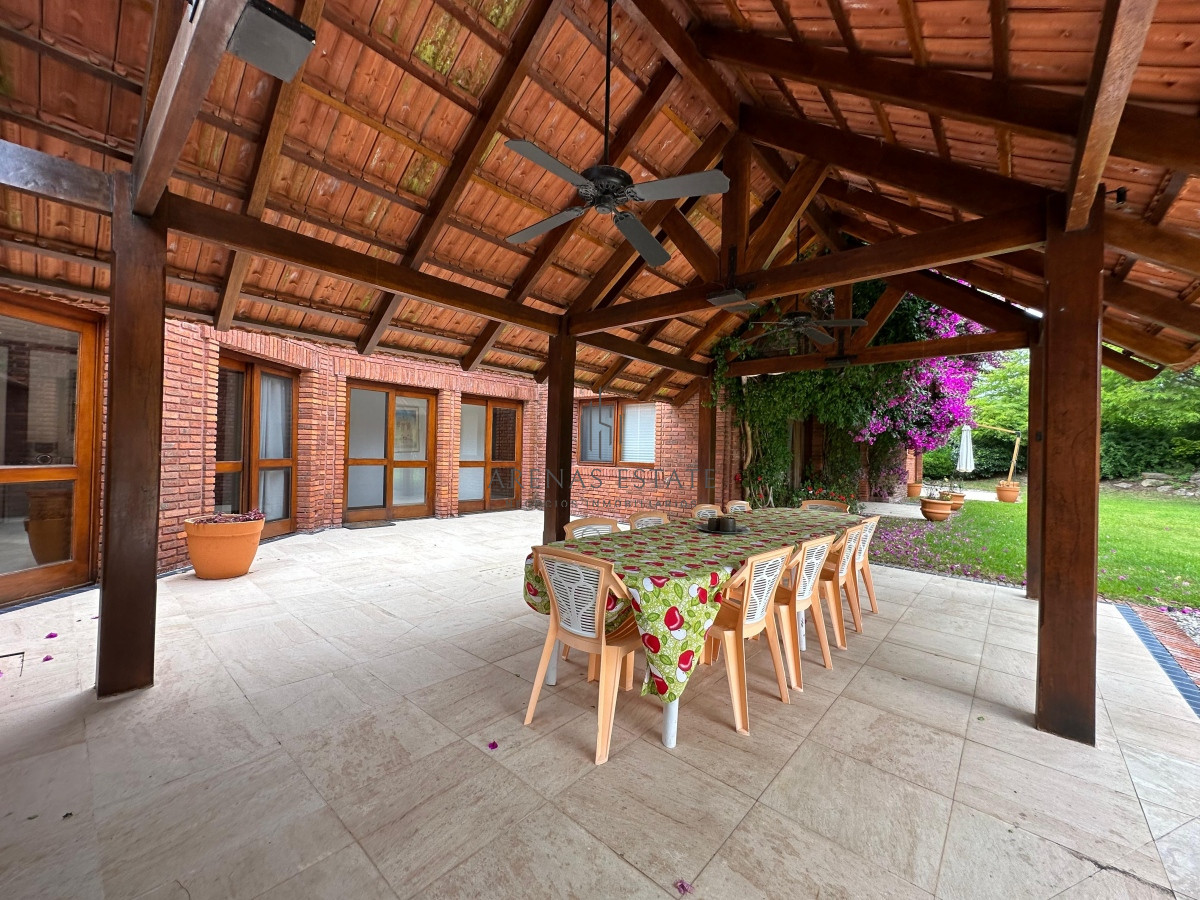 Casa ID.2387 - Propiedad exclusiva ubicada en Golf, Punta del este 
