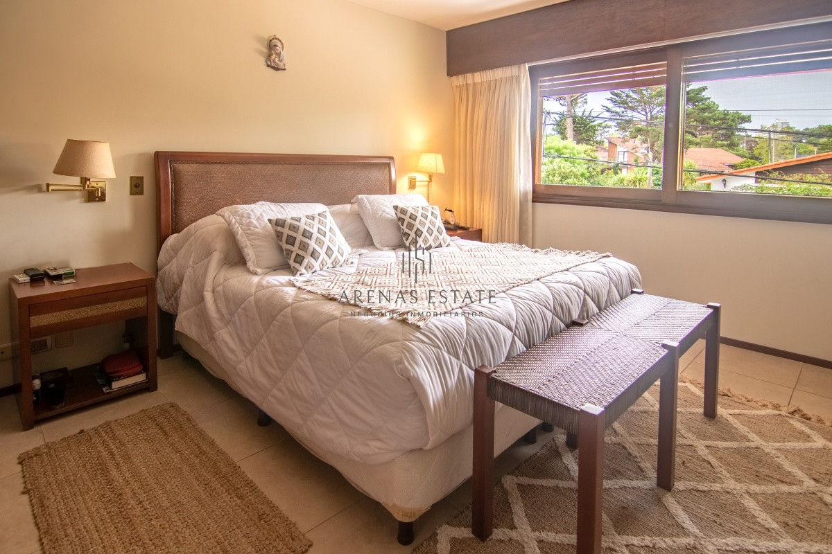 Casa ID.2870 - Casa de gran tamaño ubicada en zona de paz y tranquilidad.