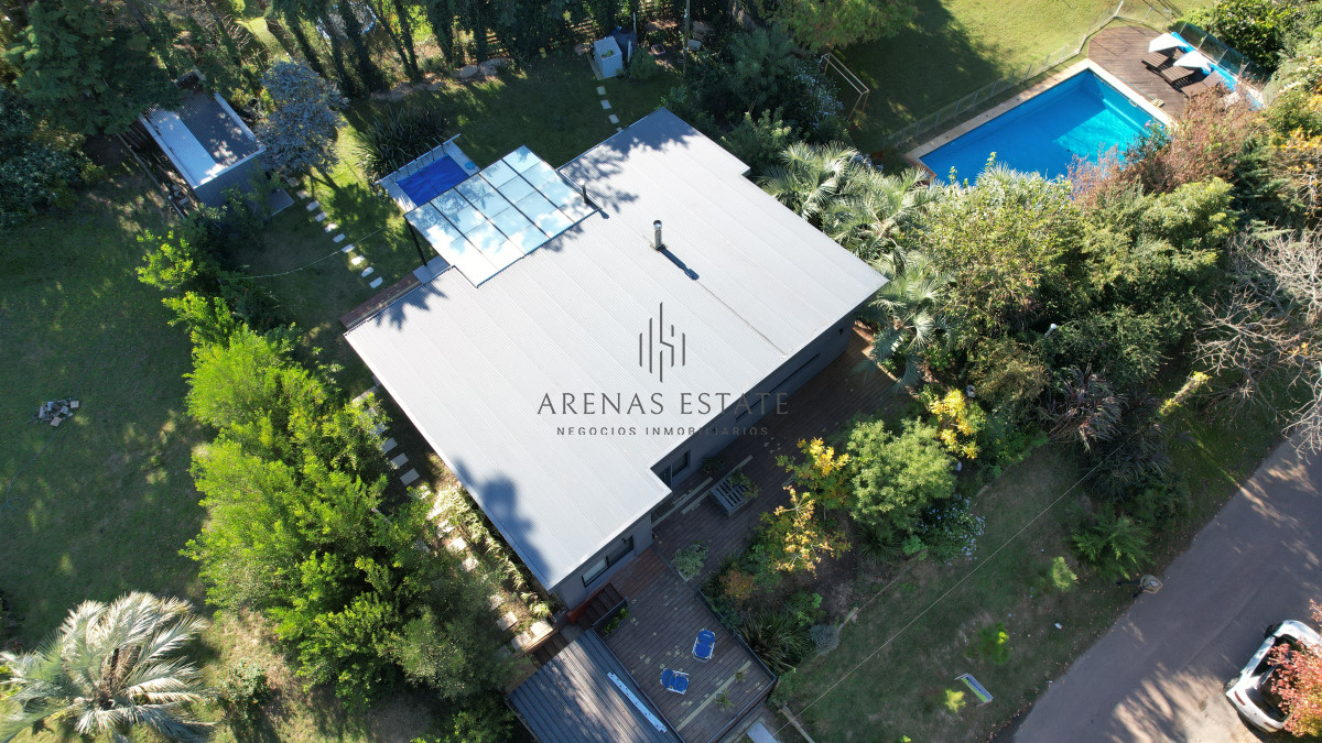Casa ID.2909 - Vende casa en espectacular estado, Punta del Este 