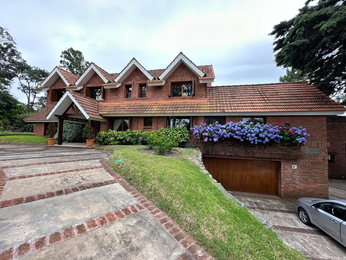 Casa ID.2387 - Propiedad exclusiva ubicada en Golf, Punta del este 