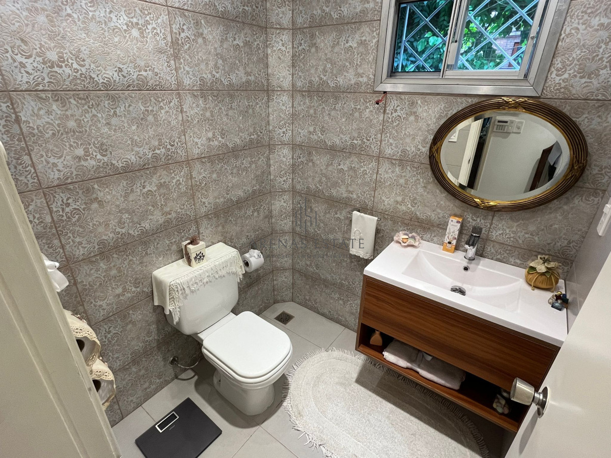 Casa ID.3951 - Hermosa Casa en venta de 4 dormitorios en Cantegril, Punta del este. 