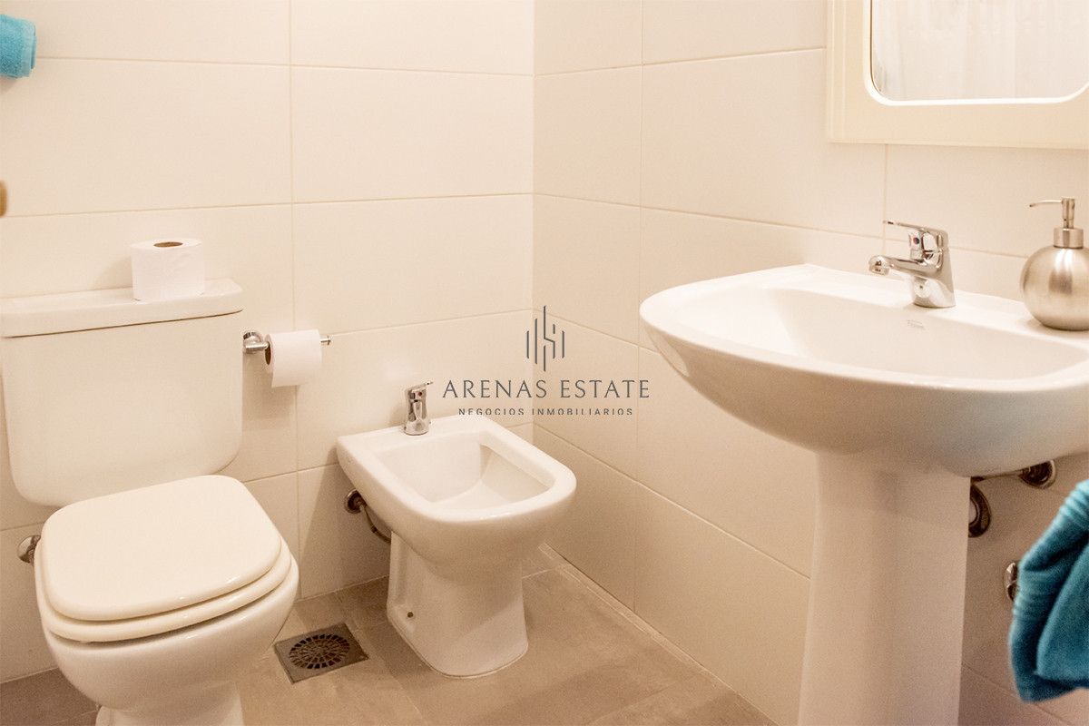 Casa ID.3957 - Vende casa en Playa Mansa, Punta del Este