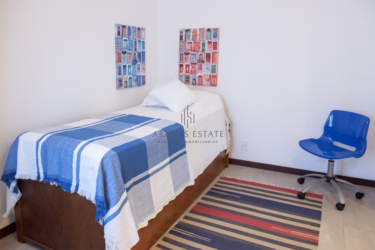 Casa ID.3957 - Vende casa en Playa Mansa, Punta del Este