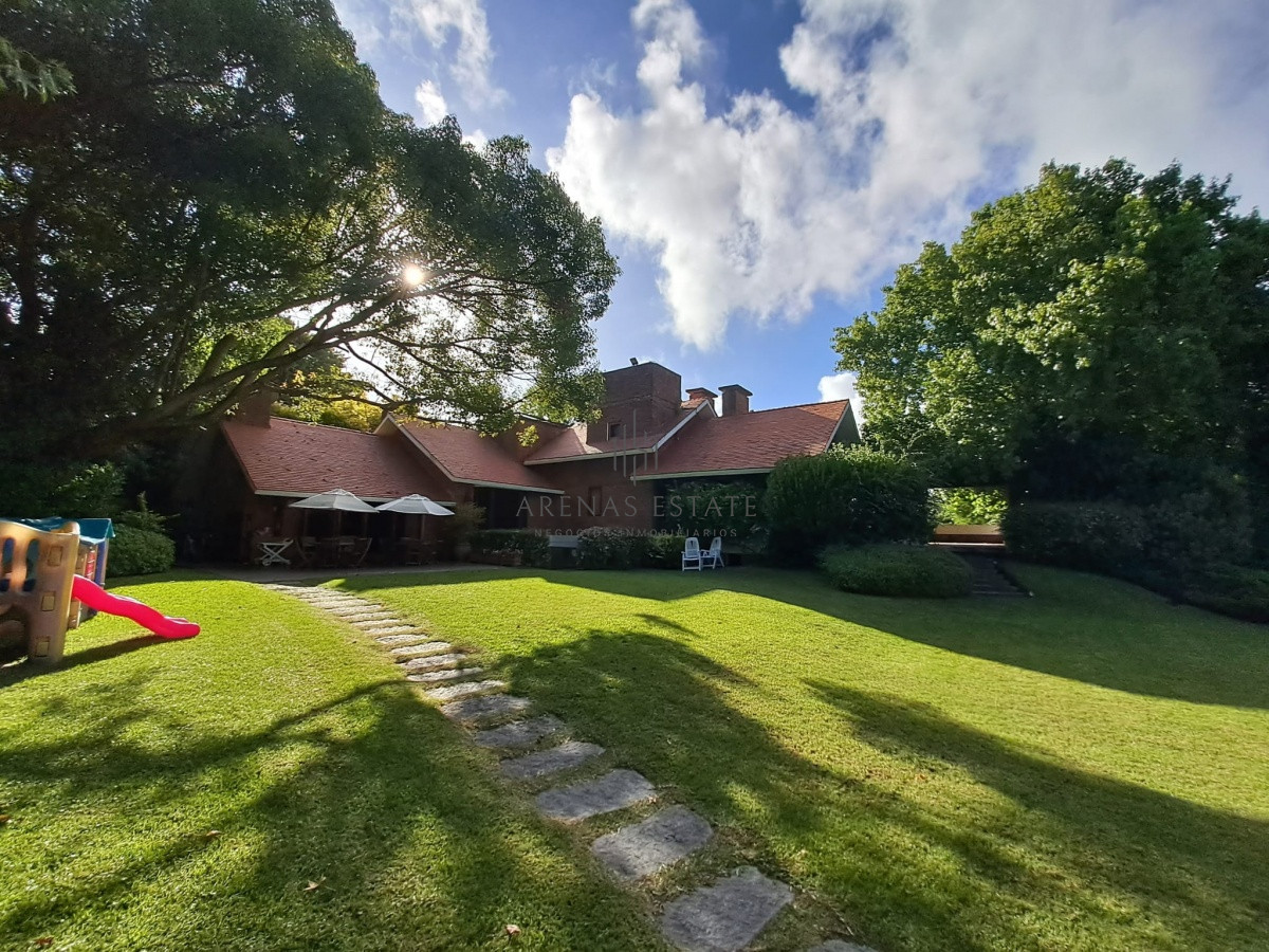 Casa ID.2872 - Espectacular chalet de gran tamaño, zona del Golf.