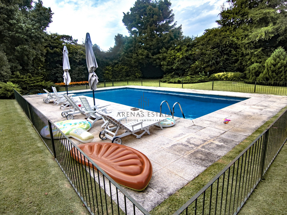 Casa ID.2872 - Espectacular chalet de gran tamaño, zona del Golf.