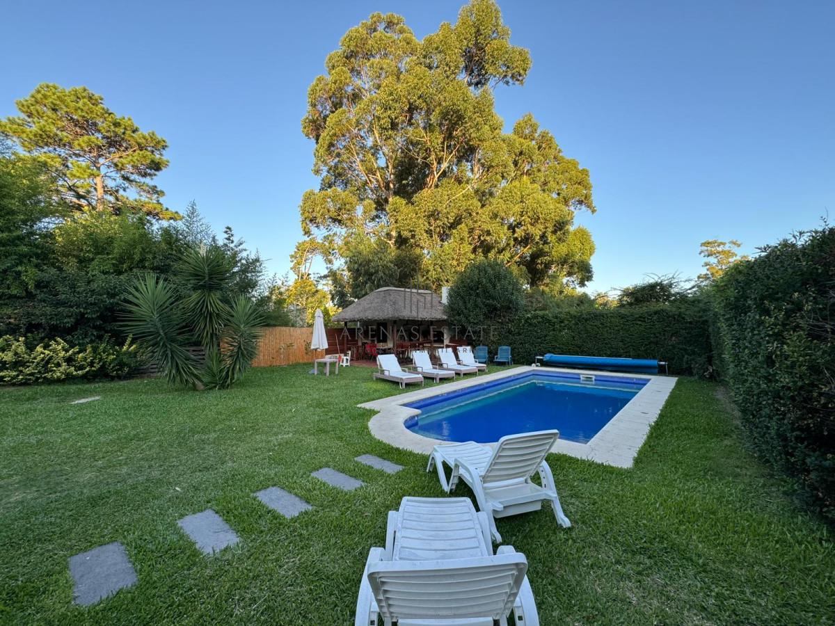 Casa ID.2660 - Vende casa de 3 dormitorios en Pinares, Punta del Este 