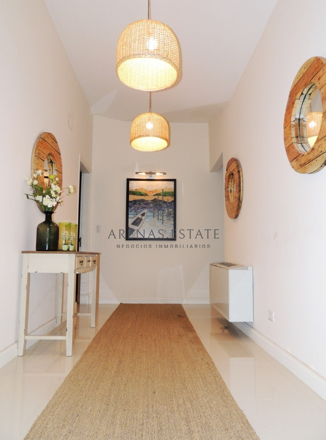Casa ID.3949 - VENDE EXCELENTE CASA DE 4 DORMITORIOS EN PLAYA MANSA, PUNTA DEL ESTE 