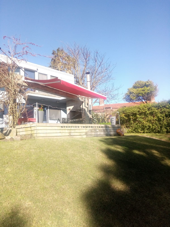Casa ID.3576 - Hermosa casa en venta de 2 dormitorios.