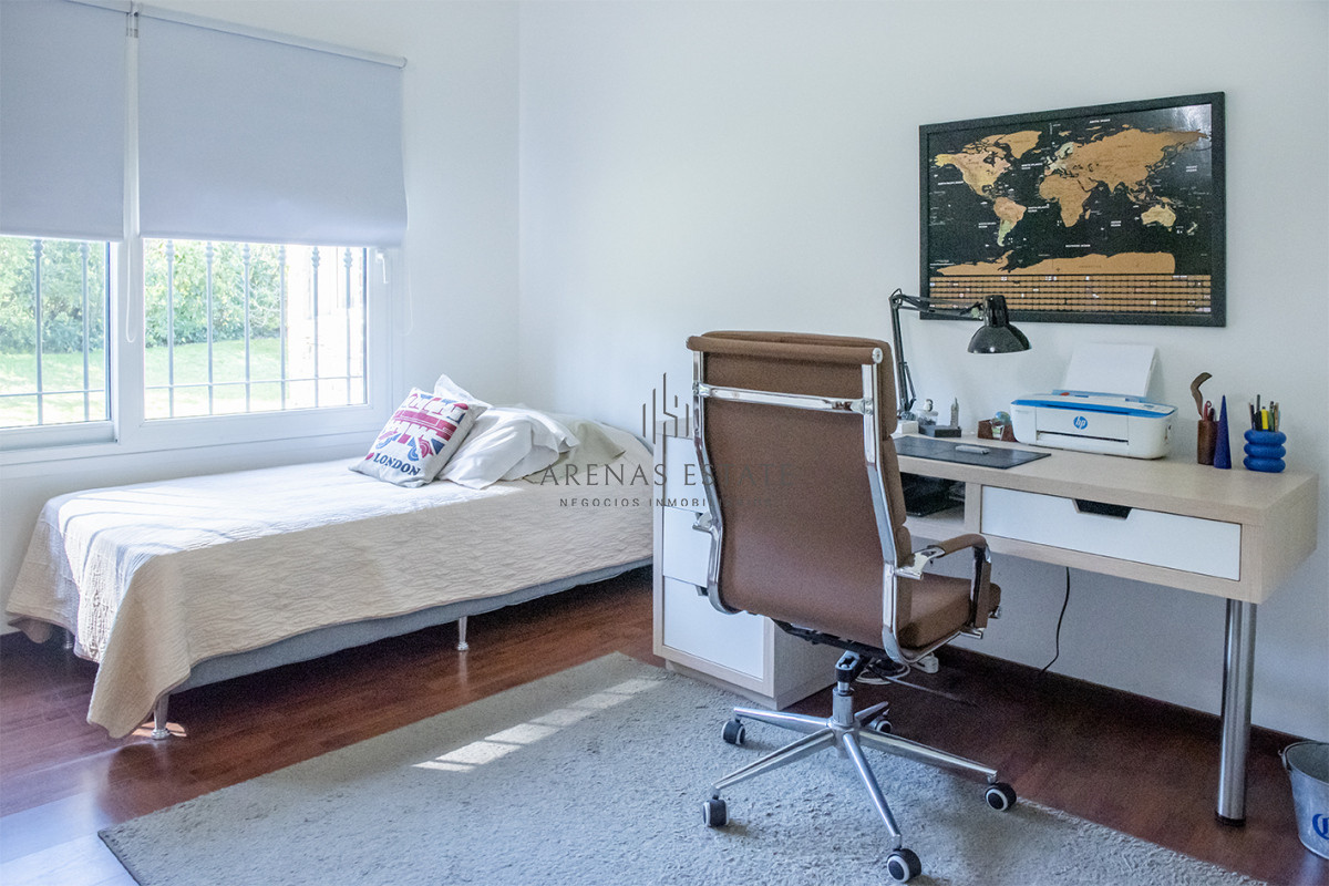 Casa ID.3957 - Vende casa en Playa Mansa, Punta del Este