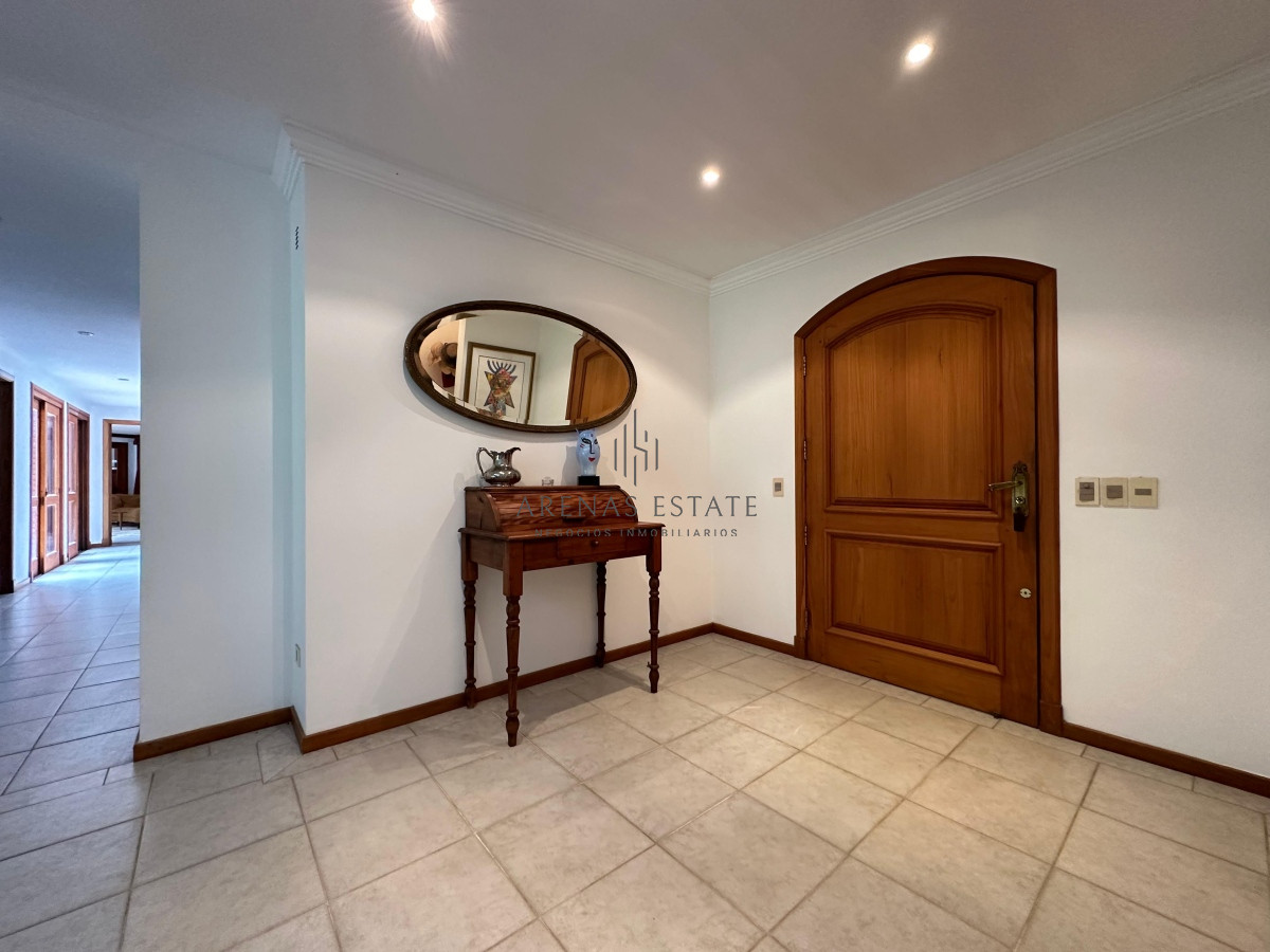 Casa ID.2387 - Propiedad exclusiva ubicada en Golf, Punta del este 