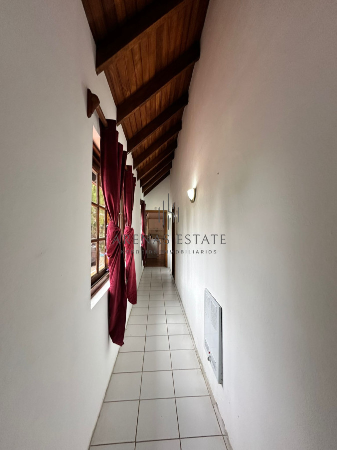 Casa ID.2954 - Vende casa de 4 dormitorios con piscina y gran parque en Golf, Punta del Este