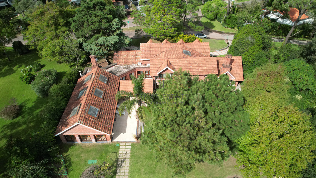 Casa ID.2387 - Propiedad exclusiva ubicada en Golf, Punta del este 