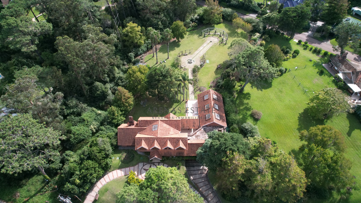 Casa ID.2387 - Propiedad exclusiva ubicada en Golf, Punta del este 