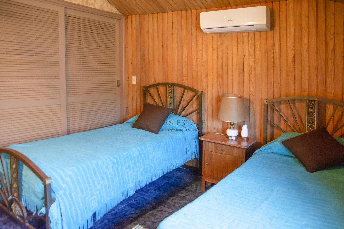 Casa ID.2418 - Hermosa casa en venta a pocos metros del mar.