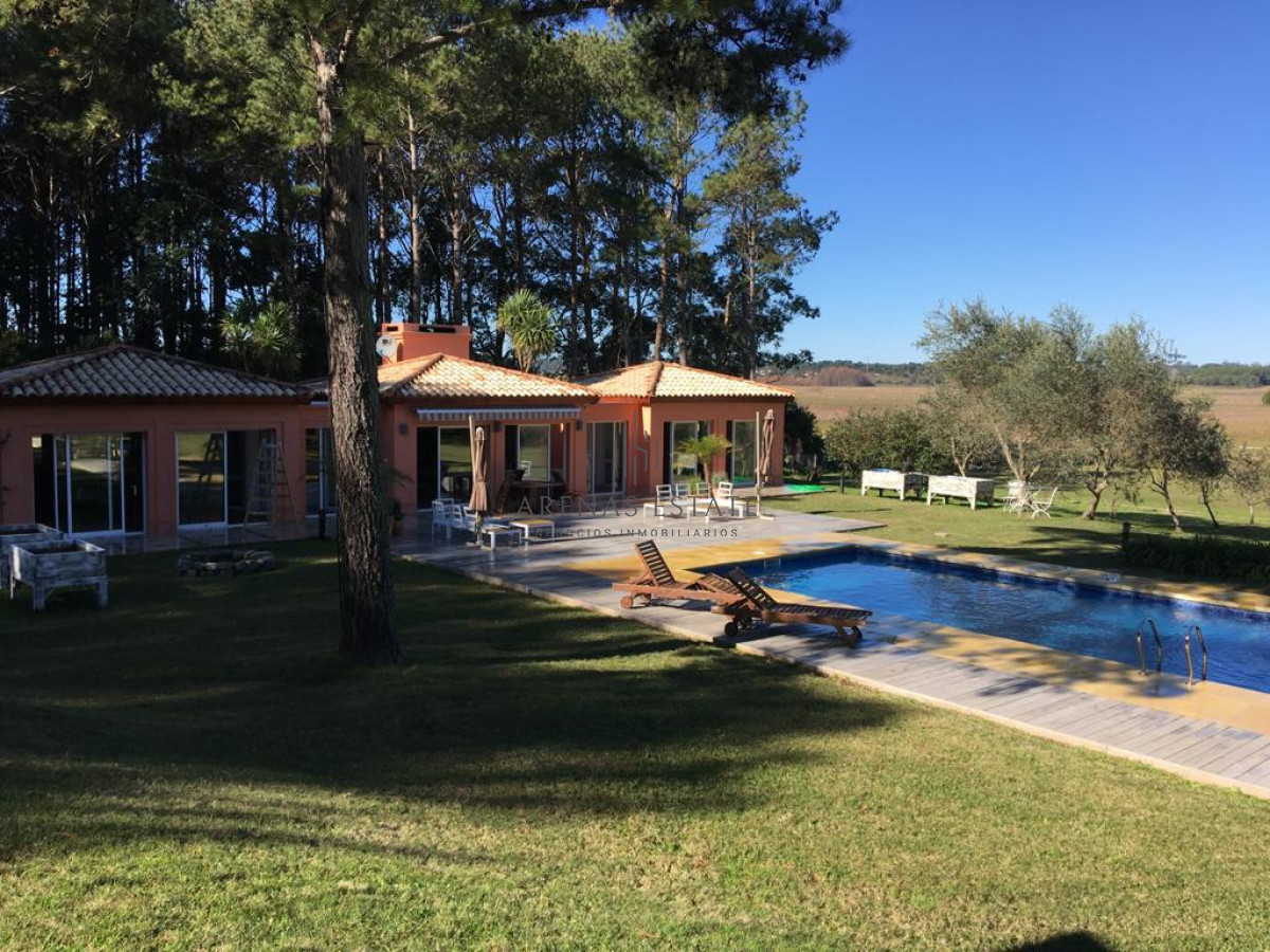 Casa ID.4008 - CASA CON ESTILO Y DISEÑO