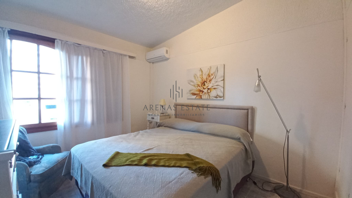 Casa ID.2428 - Vende casa de 3 dormitorios (incluye depp), en Parada 4 de Playa Mansa, Punta del Este 