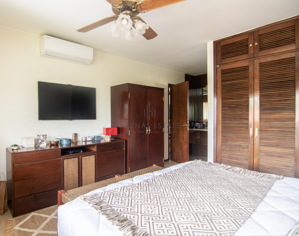 Casa ID.2870 - Casa de gran tamaño ubicada en zona de paz y tranquilidad.