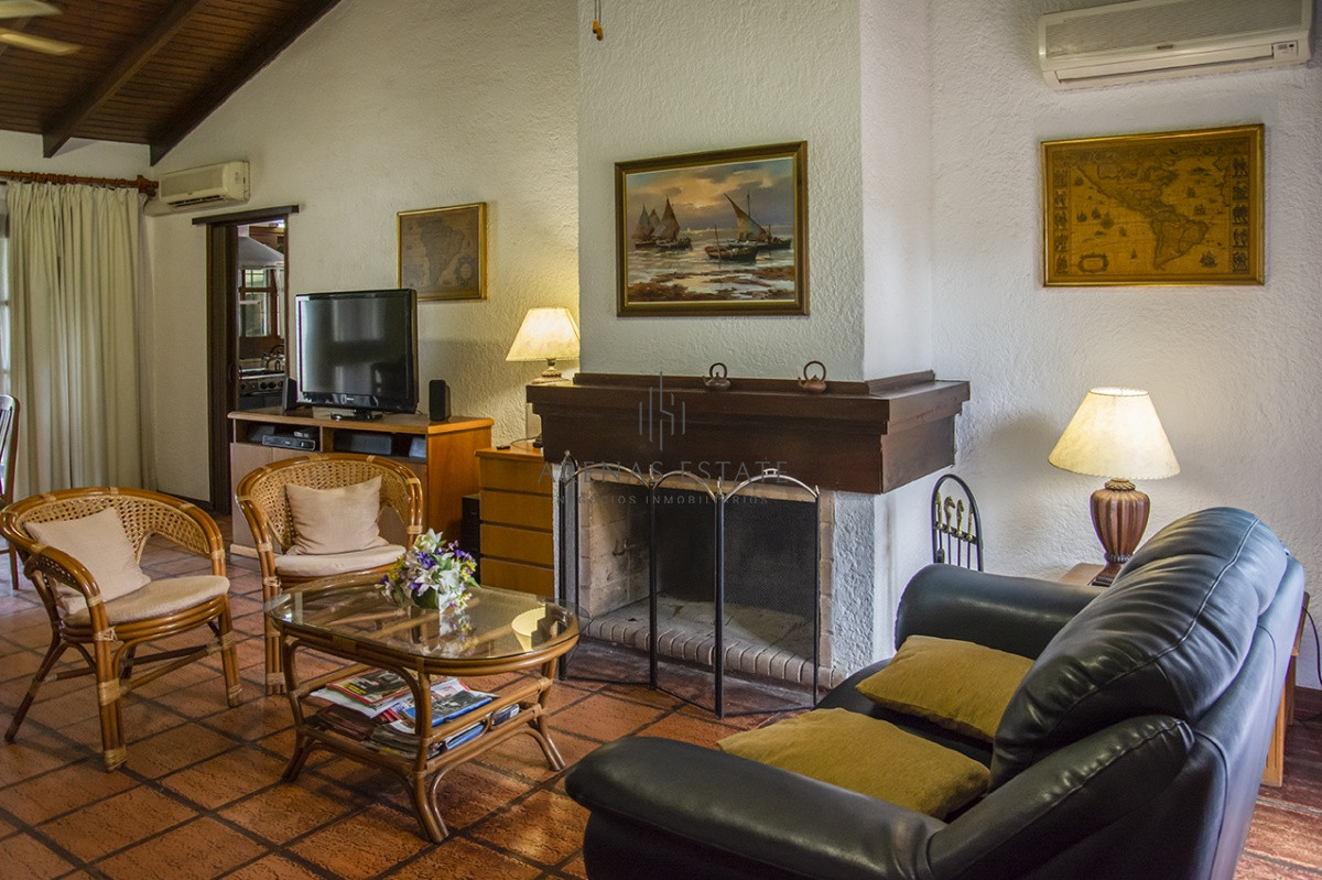 Casa ID.2841 - Casa en Venta de 3 dormitorios en Cantegril , Punta del este , Maldonado 