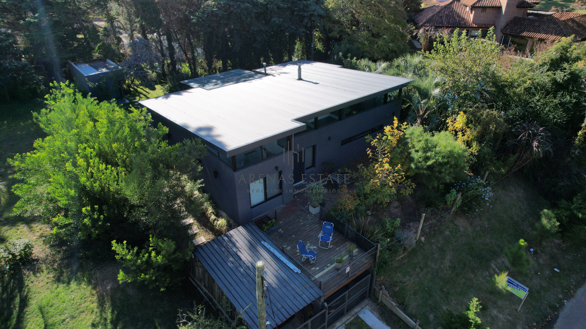 Casa ID.2909 - Vende casa en espectacular estado, Punta del Este 