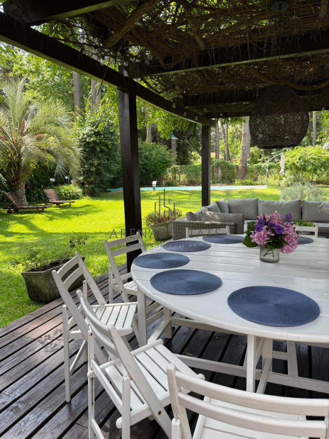 Casa ID.2416 - Casa en impecable estado, de 3 dormitorios en San Rafael Punta del Este 