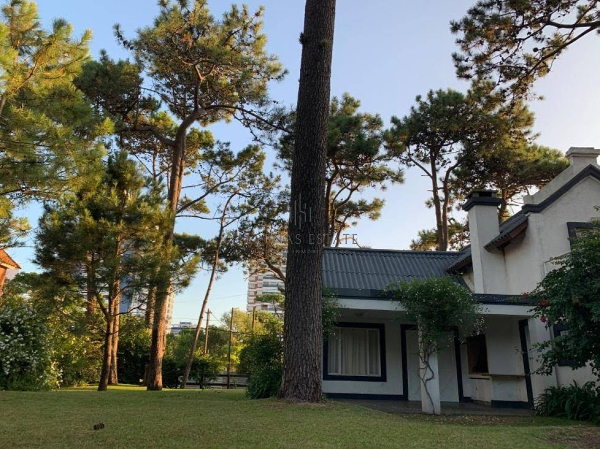 Casa ID.2839 - Casa en Venta de 3 dormitorios en Aidy Grill , Punta del este 