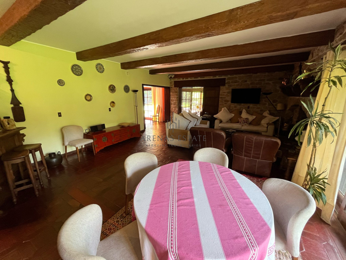 Casa ID.3955 - Hermosa mansión en Golf de 6 dormitorios , Punta del Este