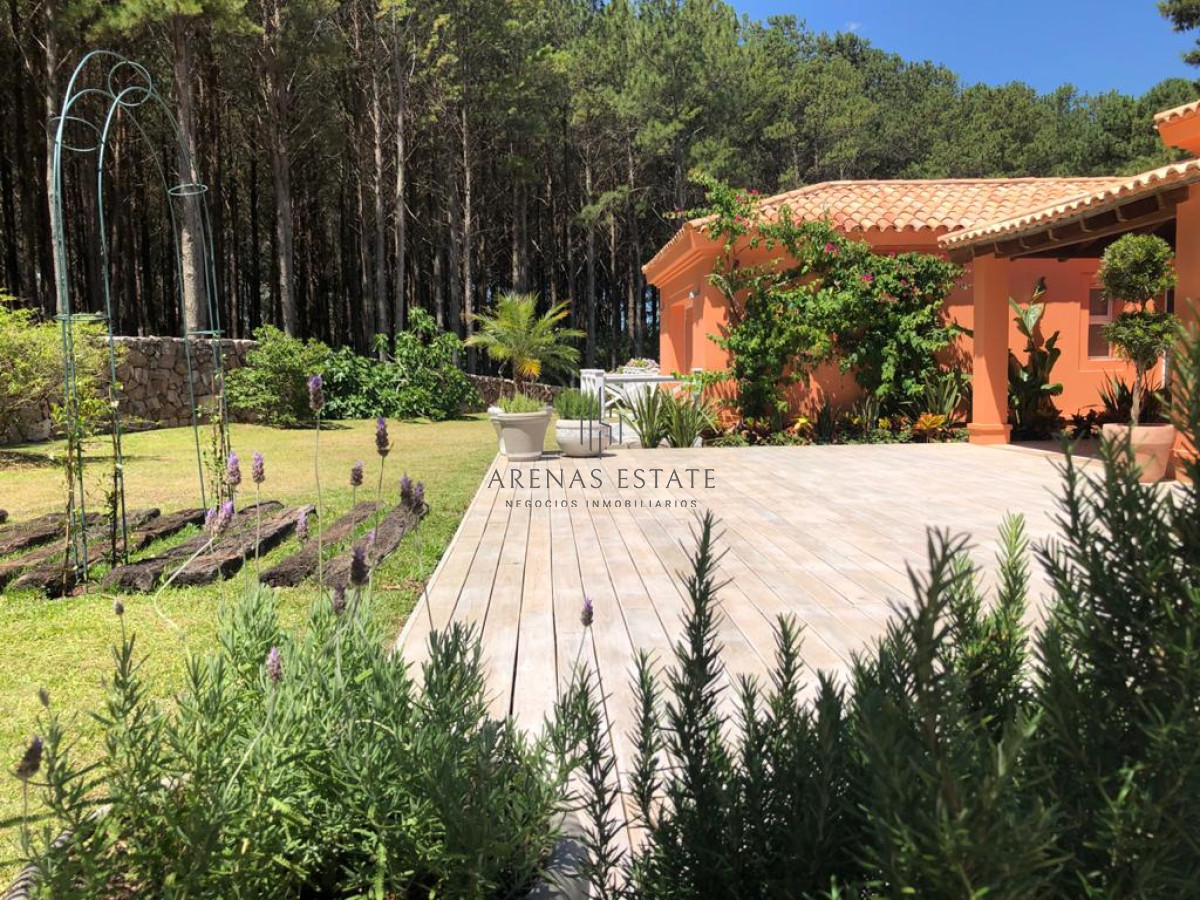 Casa ID.4008 - CASA CON ESTILO Y DISEÑO