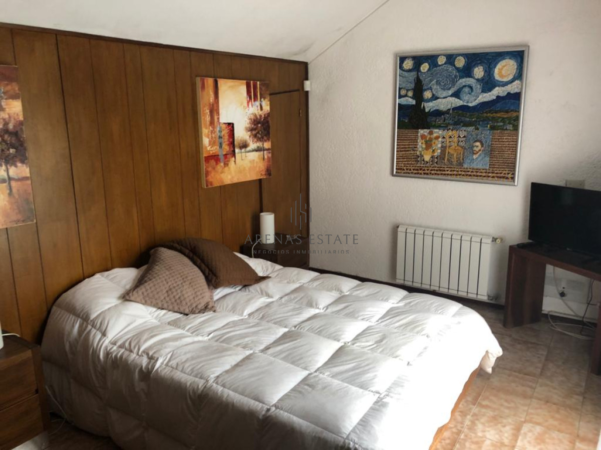 Casa ID.2871 - Muy buena propiedad en venta, 5 dormitorios en barrio Cantegril, Punta del Este 
