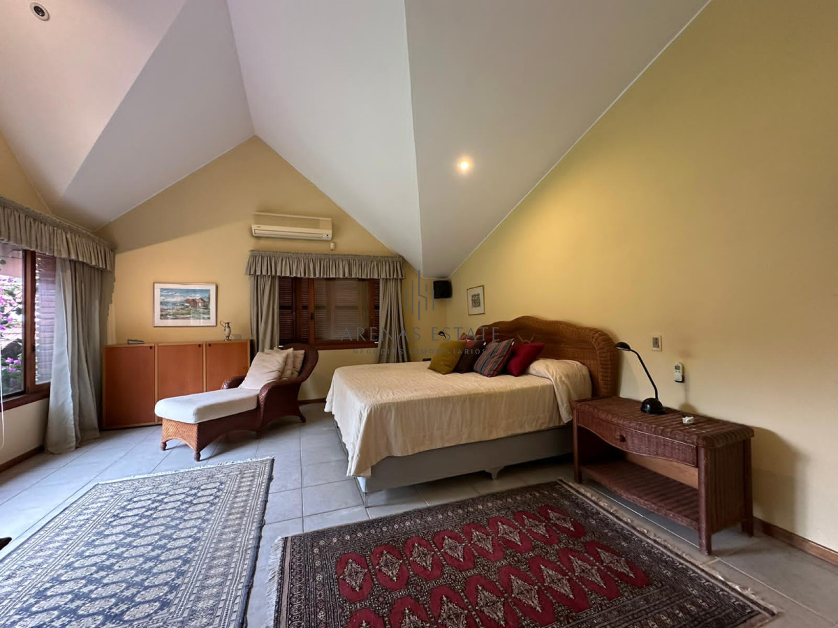 Casa ID.2387 - Propiedad exclusiva ubicada en Golf, Punta del este 