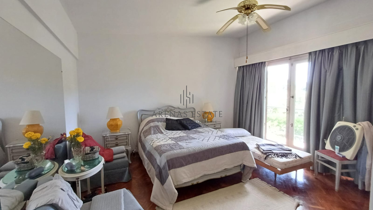 Casa ID.2201 - Vende Casa en Zona comercial en Lugano - Punta del Este