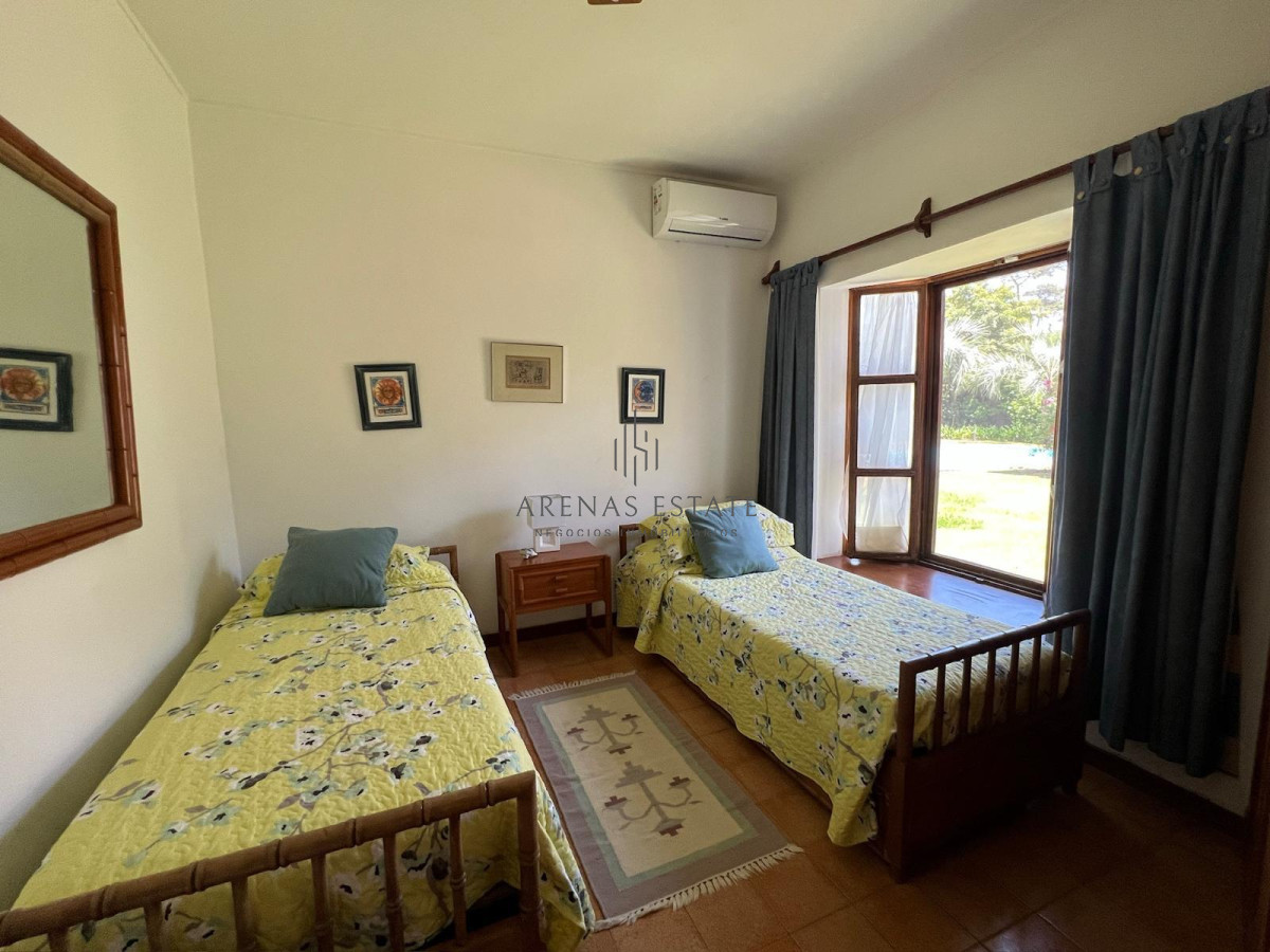 Casa ID.3260 - Vende casa de 3 dormitorios en Playa Brava, Punta del Este