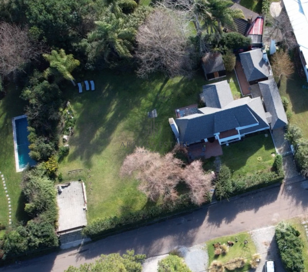 Casa ID.4632 - En venta casa de 3 dormitorios en Maldonado