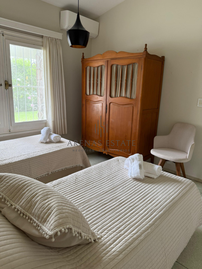 Casa ID.2416 - Casa en impecable estado, de 3 dormitorios en San Rafael Punta del Este 