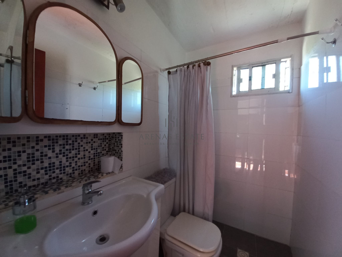 Casa ID.2436 - Vende casa de 3 dormitorios totalmente reformada. Con piscina climatizada. Cerca de colegios, Punta del Este 