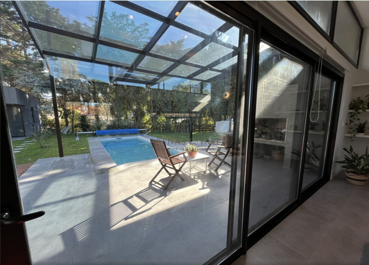 Casa ID.2909 - Vende casa en espectacular estado, Punta del Este 