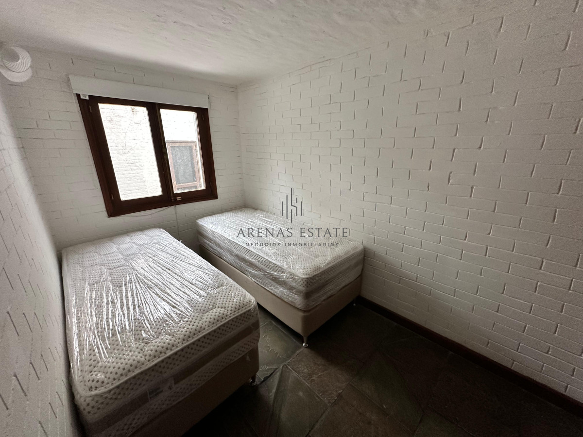 Casa ID.3958 - En venta casa en Barrio Golf, Punta del Este de 6 dormitorios.