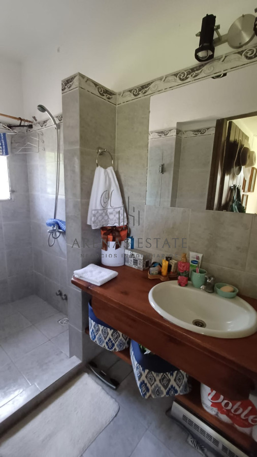 Casa ID.2201 - Vende Casa en Zona comercial en Lugano - Punta del Este
