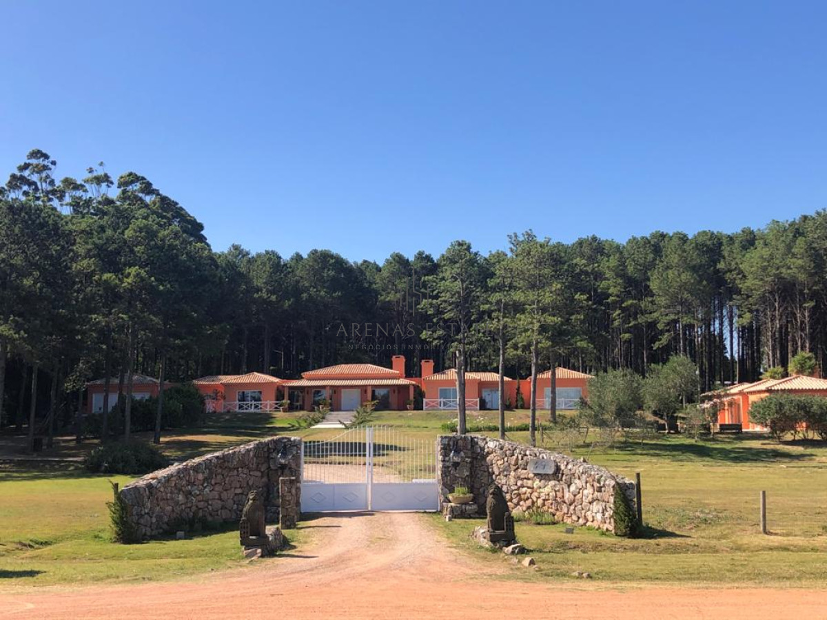Casa ID.4008 - CASA CON ESTILO Y DISEÑO