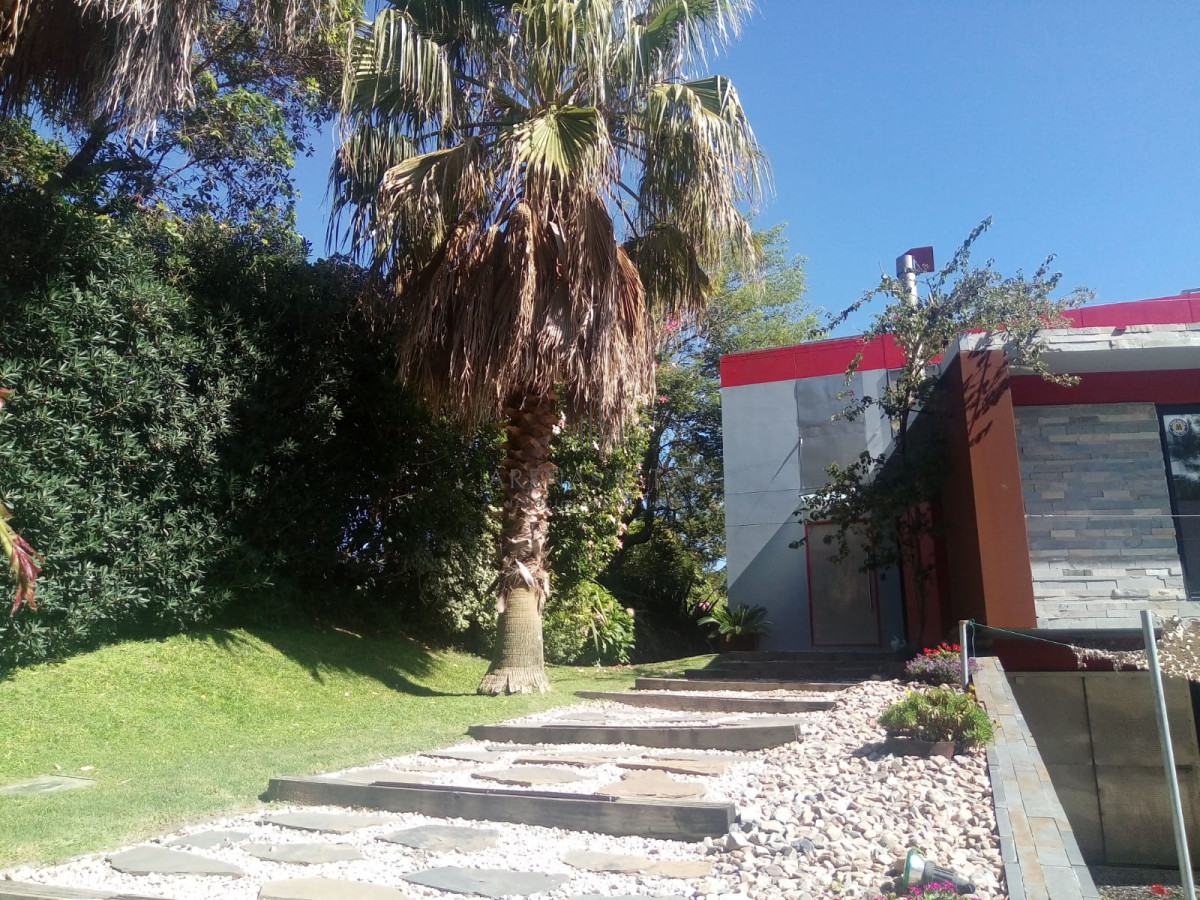 Casa ID.3576 - Hermosa casa en venta de 2 dormitorios.