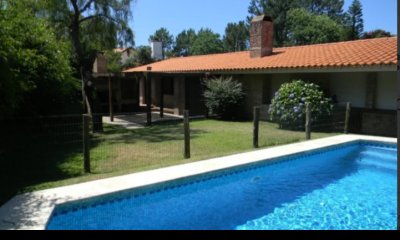 Casa en venta en pinares, agradable entorno.