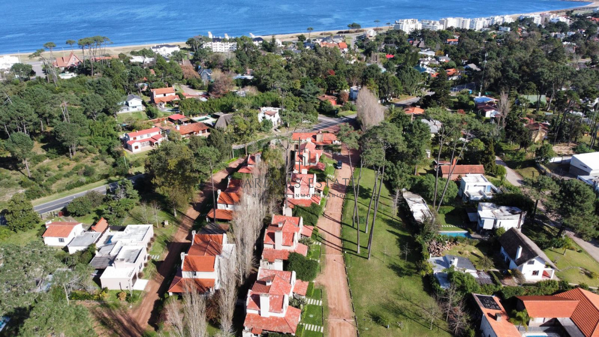 Terreno ID.4355 - Vende oportunidad de inversión en Pinares, Punta del Este, Terreno ideal